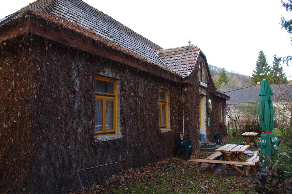Vadszolo Szallo Es Etterem Bakonybel Luaran gambar